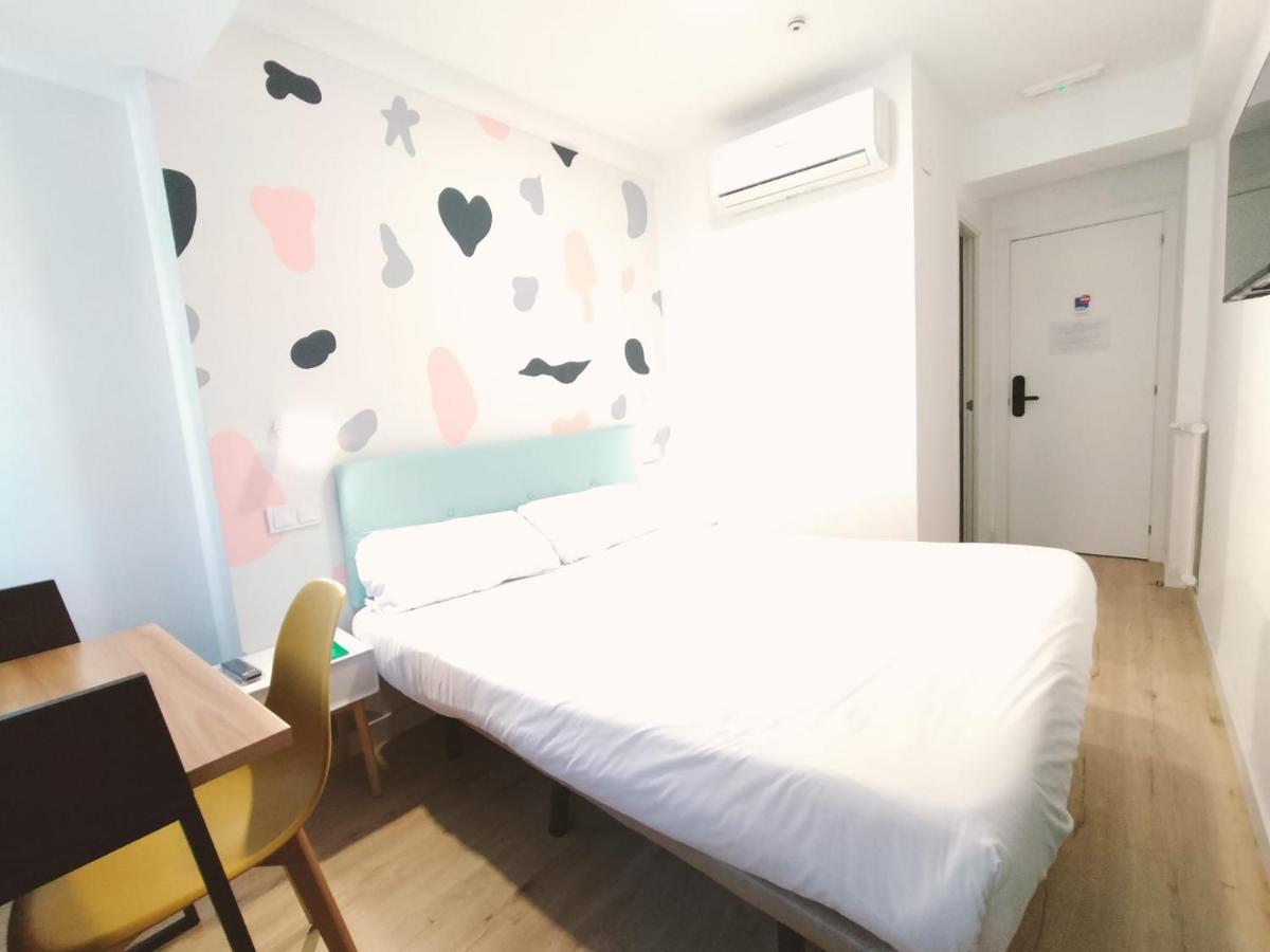 Hostal Carmen By Gaiarooms Salamanca Exterior photo